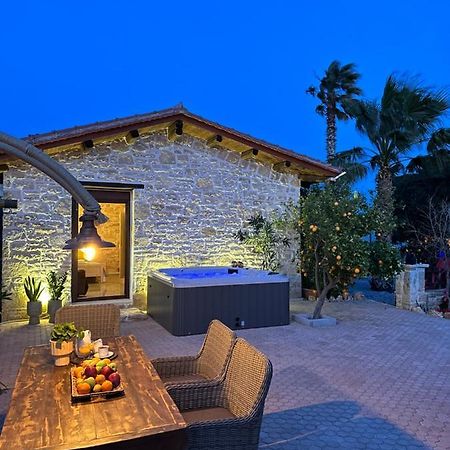 Villa Aspasia With Private Jacuzzi - Oasis Resort 科基诺斯皮格斯 外观 照片