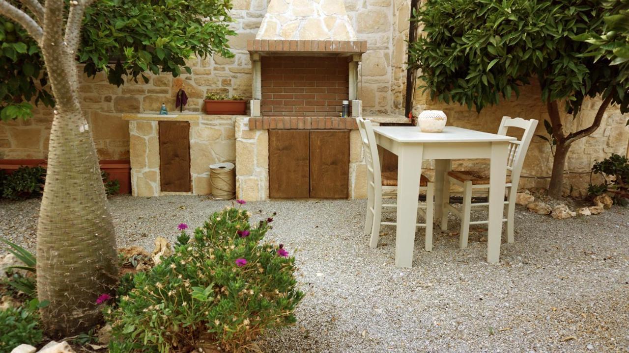 Villa Aspasia With Private Jacuzzi - Oasis Resort 科基诺斯皮格斯 外观 照片