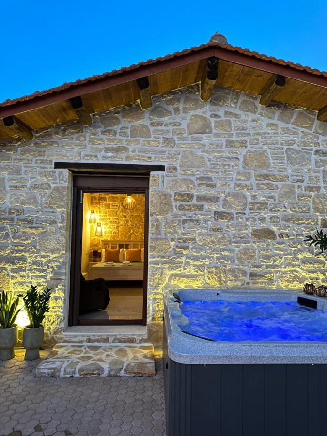 Villa Aspasia With Private Jacuzzi - Oasis Resort 科基诺斯皮格斯 外观 照片