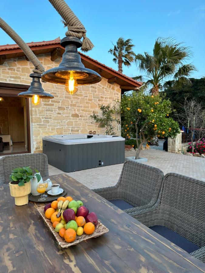 Villa Aspasia With Private Jacuzzi - Oasis Resort 科基诺斯皮格斯 外观 照片