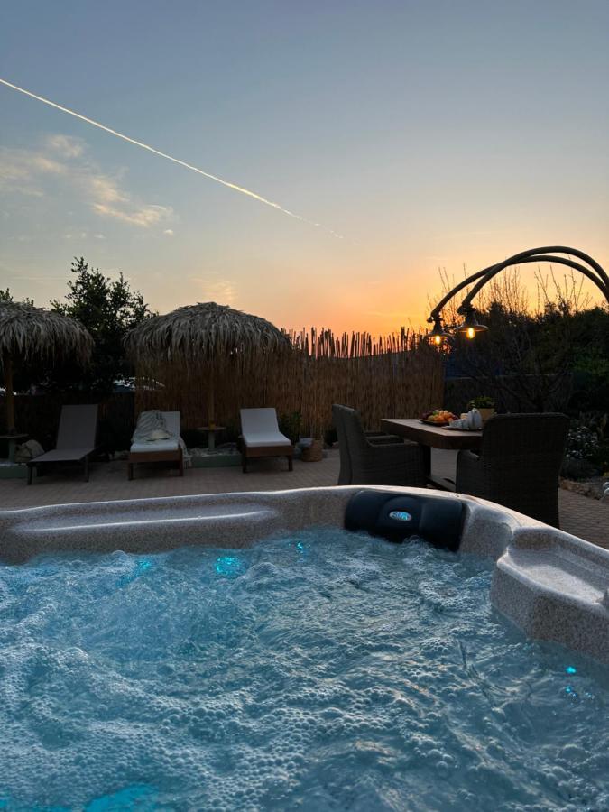 Villa Aspasia With Private Jacuzzi - Oasis Resort 科基诺斯皮格斯 外观 照片